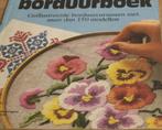Burda het grote borduurboek - meer dan 150 modellen + patron, Verzenden, Zo goed als nieuw, Borduurpakket