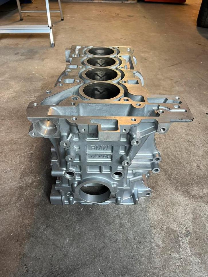BMW onderblok N20 N20B20A , B BIJNA NIEUW! 20i 28i origineel, Auto-onderdelen, Motor en Toebehoren, BMW, Ophalen