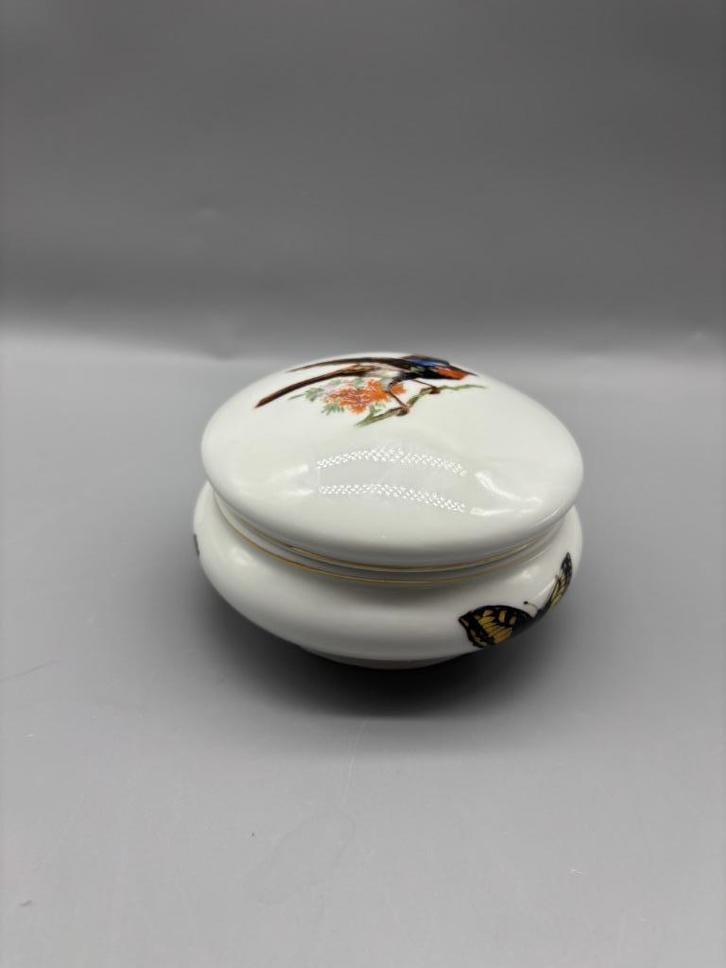 Antieke dekseldoos Victoria China Bird & Butterflies, Antiek en Kunst, Antiek | Porselein, Ophalen of Verzenden