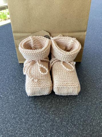 Babyslofjes 13 cm. Zacht oud rose beschikbaar voor biedingen