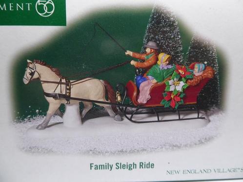 Department 56  Kerstdorp  Family sleigh ride, Diversen, Kerst, Zo goed als nieuw, Verzenden