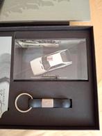 Audi Quattro 1980, 1:43, wit, met sleutelhanger, Hobby en Vrije tijd, Modelauto's | 1:43, Ophalen of Verzenden, Nieuw, Auto