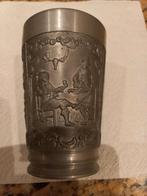 Vintage Tinnen Beker met Relief (Rein Zinn). Hoog 11,5 cm, Antiek en Kunst, Antiek | Tin, Ophalen of Verzenden