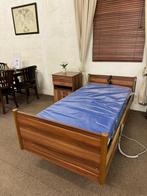 Seniorenbed 1 persoons - elektrisch - nachtkastje en matras, Huis en Inrichting, Slaapkamer | Bedden, Ophalen, Verstelbaar, 90 cm