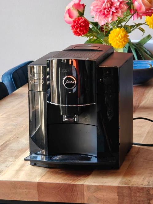 Jura D4 koffieautomaat onlangs onderhoud gehad. Uit 2022, Witgoed en Apparatuur, Koffiezetapparaten, Zo goed als nieuw, Gemalen koffie