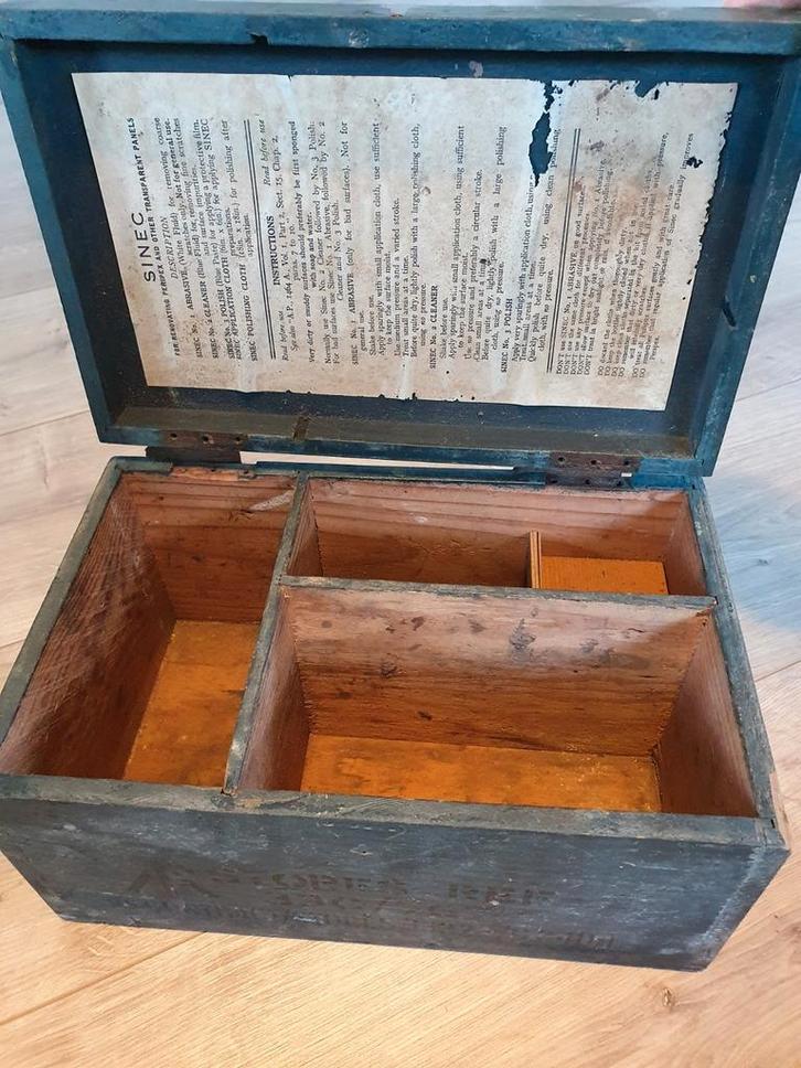Antieke Legerkist / vliegtuig kist reparatie kist donker €25, Huis en Inrichting, Woonaccessoires | Kisten, Zo goed als nieuw