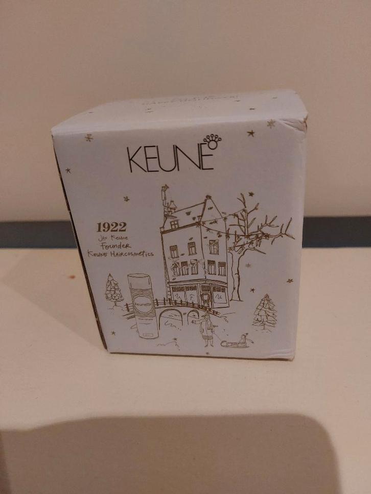 NIEUW, Geurkaars Keune Amsterdam in doosje,, Huis en Inrichting, Woonaccessoires | Kandelaars en Kaarsen, Nieuw, Kaars, Minder dan 25 cm