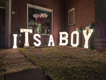 "Its a Boy" Exclusieve Licht Letters Verhuur beschikbaar voor biedingen