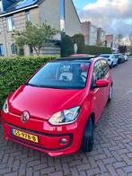 Volkswagen High UP! 1.0 Rood Bluemotion - Nieuw APK, Auto's, Volkswagen, Origineel Nederlands, Te koop, 60 pk, Benzine