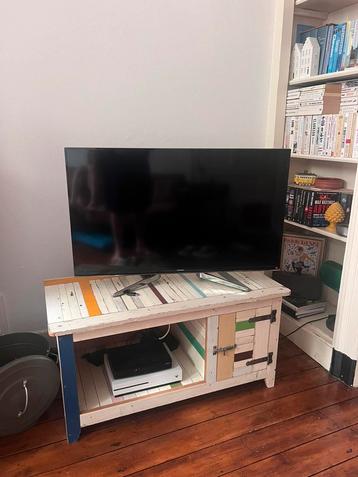 Tv meubel sloophout beschikbaar voor biedingen