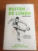 Voetbalboek -Buiten de lijnen, Boeken, Balsport, Ophalen of Verzenden, Zo goed als nieuw