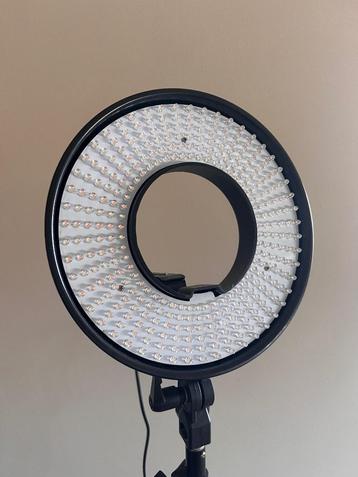 Falcon Eyes LED Ringlamp Dimbaar DVR-300DVC op 230V beschikbaar voor biedingen