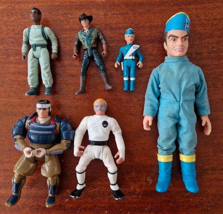 Lot vintage actiefiguren o.a. Thunderbirds, Ghostbusters, Verzamelen, Poppetjes en Figuurtjes, Zo goed als nieuw, Ophalen of Verzenden