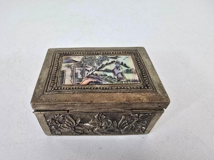 Dekseldoosje, BWG zilver parelmoer, China, midden 20e eeuw, Antiek en Kunst, Kunst | Niet-Westerse kunst, Ophalen of Verzenden