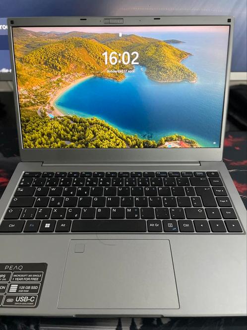 Peaq, Computers en Software, Windows Laptops, Zo goed als nieuw, 14 inch, SSD, 4 Ghz of meer, 4 GB, Ophalen of Verzenden