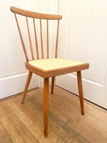 Vintage originele jaren 50/60 Scandinavische spindle stoel beschikbaar voor biedingen