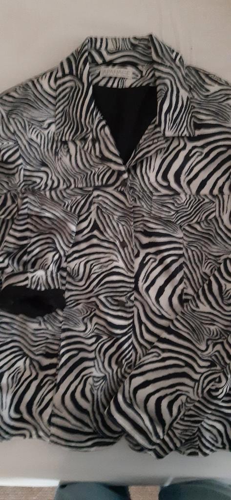 Merk Apenage maat 38 Zebraprint, Kleding | Dames, Jasjes, Kostuums en Pakken, Zo goed als nieuw, Maat 38/40 (M), Zwart, Ophalen of Verzenden