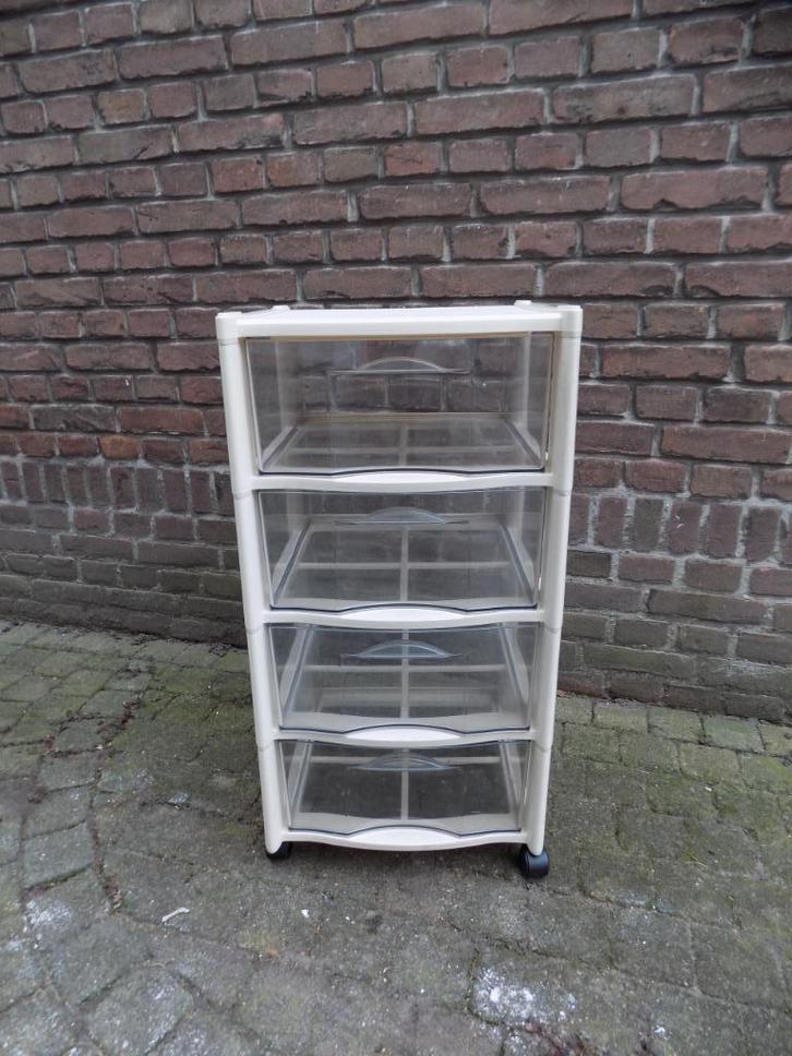 Curver ladekastje kunststof met 4 laden en zwenkwielen, Huis en Inrichting, Woonaccessoires | Overige, Gebruikt, Ophalen of Verzenden