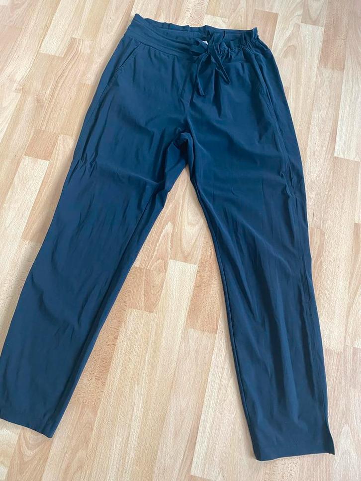 Studio Anneloes Travel Broek Donkerblauw Maat L, Kleding | Dames, Broeken en Pantalons, Zo goed als nieuw, Maat 42/44 (L), Blauw