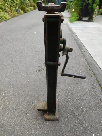 kelderwinch dommekracht uniek uit 1941 beschikbaar voor biedingen