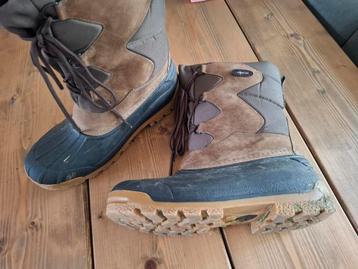 Snowboots maat 43/44 beschikbaar voor biedingen