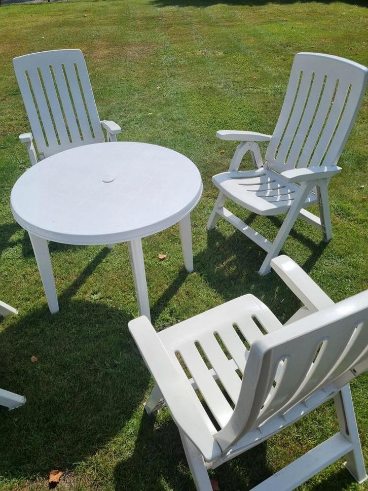 Tuinstoelen en tafel, Tuin en Terras, Tuinstoelen, Gebruikt, Kunststof, Ophalen