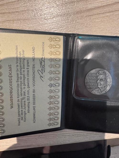 Juliana 70 Jaar Zilveren Penning met Certificaat, Postzegels en Munten, Penningen en Medailles, Zilver, Nederland, Ophalen of Verzenden