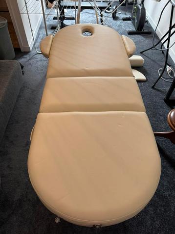 Massagetafel beschikbaar voor biedingen