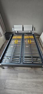 Bedframe twijfelaar met 2 verstelbare lattenbodems en kastje, Huis en Inrichting, Slaapkamer | Matrassen en Bedbodems, Ophalen
