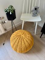 Leuke okergele poef, Ophalen, Rond, Minder dan 50 cm, Zo goed als nieuw