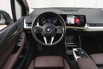 BMW 2 Serie Active Tourer 220i Luxury Line Automaat / Panora, Auto's, Stof, Gebruikt, Euro 6, 156 pk