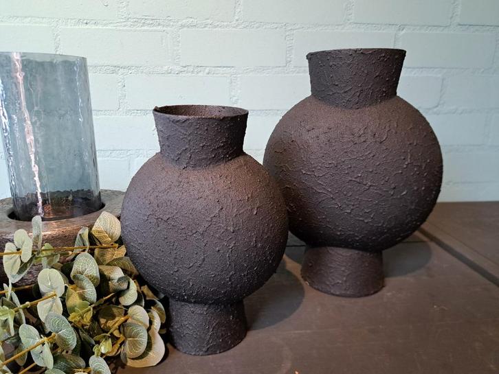 Vazen Vaas 2 stuks NIEUW Metaal 30cm en 24cm Zwart Bloemen, Huis en Inrichting, Woonaccessoires | Vazen, Nieuw, Zwart, Minder dan 50 cm