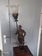 bronse beeld met lamp. bieden, Antiek en Kunst, Antiek | Lampen, Ophalen of Verzenden