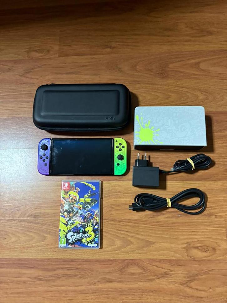 Nintendo Switch OLED Splatoon 3 Editie + Spel & Accessoires, Spelcomputers en Games, Games | Nintendo Switch, Zo goed als nieuw