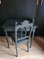 Antiek schrijftafeltje met stoel . (Krijtverf ), Ophalen