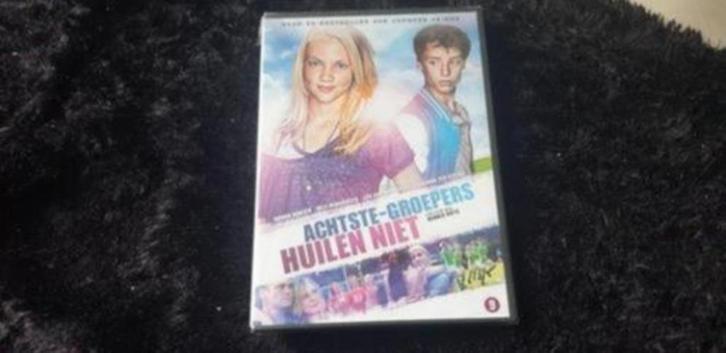 Te koop dvd nieuw in seal Achtste groepers huilen niet, Cd's en Dvd's, Dvd's | Nederlandstalig, Nieuw in verpakking, Film, Vanaf 9 jaar