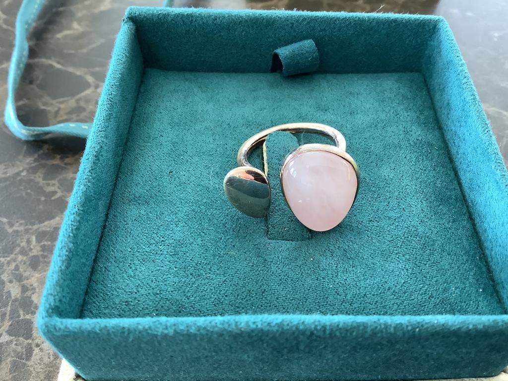 Prachtige duran ring rose kleur en rose kwartssteen nieuw, Ophalen of Verzenden, Nieuw, Dame
