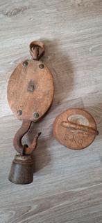 Oude houten katrollen & gietijzeren gewicht – industrieel de, Antiek en Kunst, Antiek | Gereedschap en Instrumenten, Ophalen of Verzenden