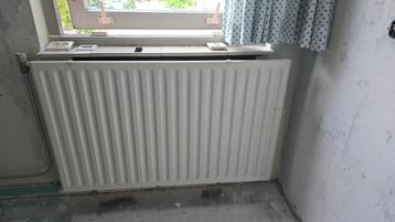 Radiator wit – CV aansluiting beschikbaar voor biedingen