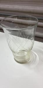vaas van geslepen glas , bewerkt, Huis en Inrichting, Woonaccessoires | Vazen, Ophalen of Verzenden, 'T Olde Gre-j, Info@toldegrej.nl