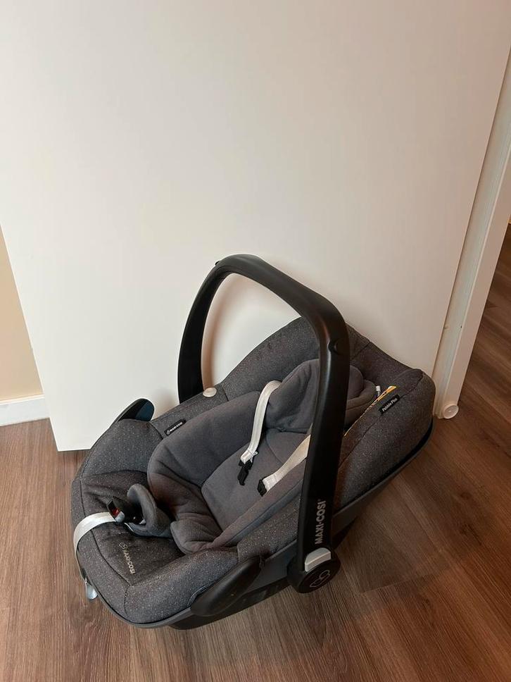 Maxi Cosi Pebble Plus met 2wayFix èn spiegel!, Kinderen en Baby's, Autostoeltjes, Zo goed als nieuw, Maxi-Cosi, 0 t/m 13 kg, Isofix