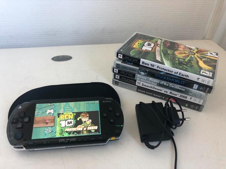 PSP 1004 Zwart met Games en Films, Spelcomputers en Games, Spelcomputers | Sony PSP, Gebruikt, PSP 3000, Zwart, Met games, Ophalen of Verzenden