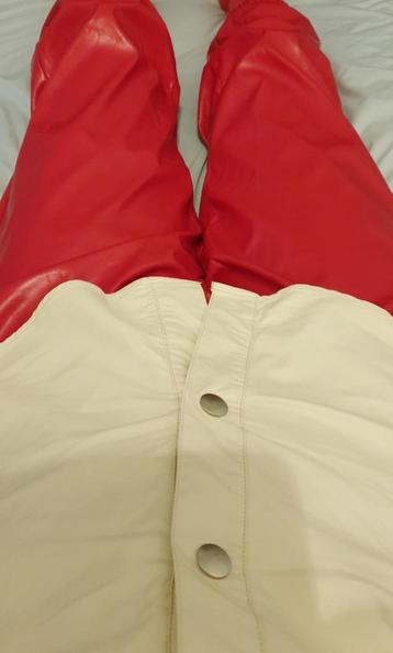 Pu blouse met rode pu jogger plus pu leren sokken  beschikbaar voor biedingen