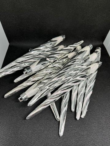 Kunststof zilver kerstbal pegels met glitter wit roze beschikbaar voor biedingen