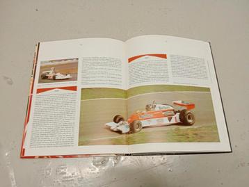 VEEL boeken over autosport algemeen, Formule 1 en Ferrari.  beschikbaar voor biedingen