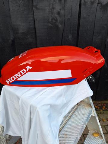 Nette Honda mt mt5 mt8 tank benzinetank compleet  beschikbaar voor biedingen