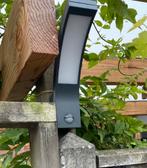 Buitenlamp met bewegingssensor, Tuin en Terras, Buitenverlichting, Ophalen of Verzenden, Zo goed als nieuw, Wandlamp, Bewegingssensor