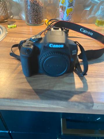Canon 2000D met lens en tas . beschikbaar voor biedingen