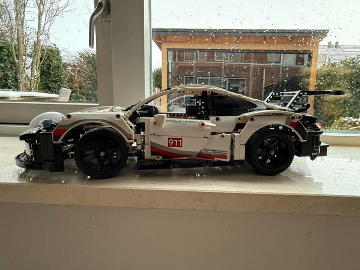LEGO Technic Porsche 911 RSR, Hobby en Vrije tijd, Modelauto's | 1:5 tot 1:12, Zo goed als nieuw, Auto, 1:9 t/m 1:12, Ophalen of Verzenden