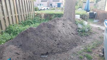 Tuinaarde zwarte grond  beschikbaar voor biedingen